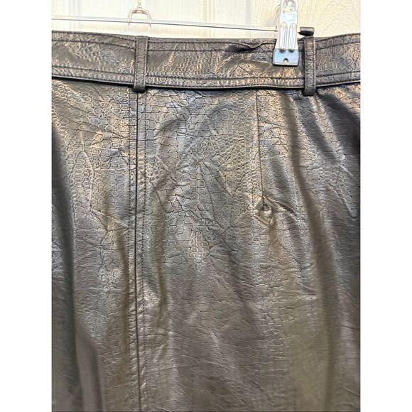 Stella Luce Black Vegan Leather Skirt - Picture 8 of 10